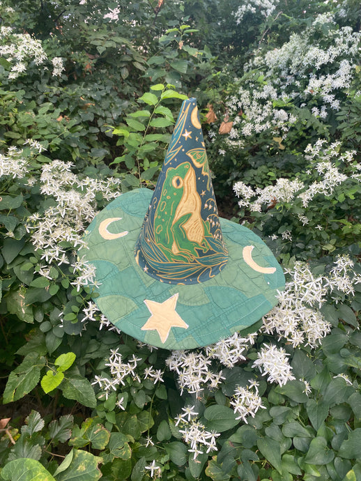 froggy witch hat (green)