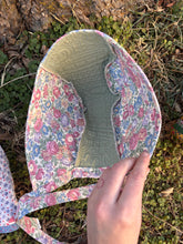 Load image into Gallery viewer, juniper quilt  bonnet