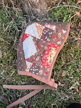 Load image into Gallery viewer, honey june quilt bonnet