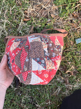 Load image into Gallery viewer, clementine quilt bonnet