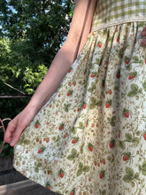 Load image into Gallery viewer, SPIDERBERRY PLAY DRESS