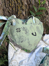 Load image into Gallery viewer, castles heart bag
