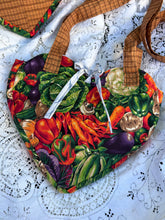 Load image into Gallery viewer, farmer's market heart bag