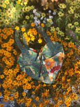 Load image into Gallery viewer, frogs handbag