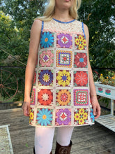 Load image into Gallery viewer, granny square mini L