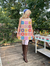 Load image into Gallery viewer, granny square mini L