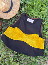 Load image into Gallery viewer, velvet crop top L