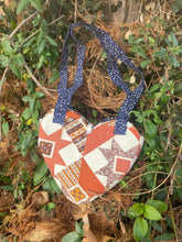 Load image into Gallery viewer, quilt heart bag
