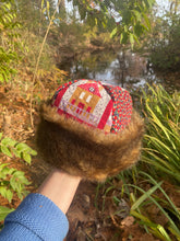 Load image into Gallery viewer, berry house quilt hat